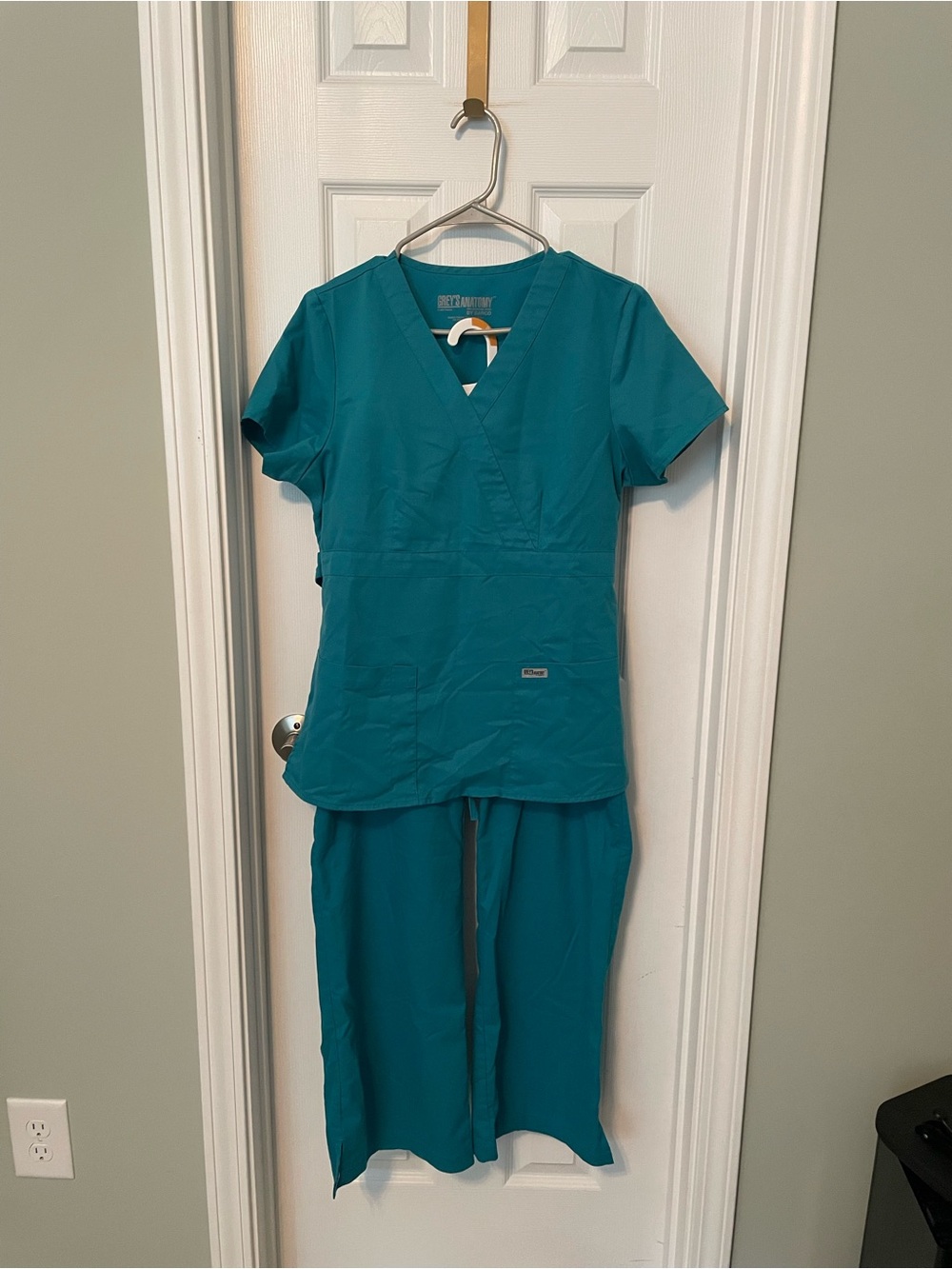 Grey's Anatomy by Barco Teal Scrub Set - Women's V-Neck Top & Straight Leg Pants